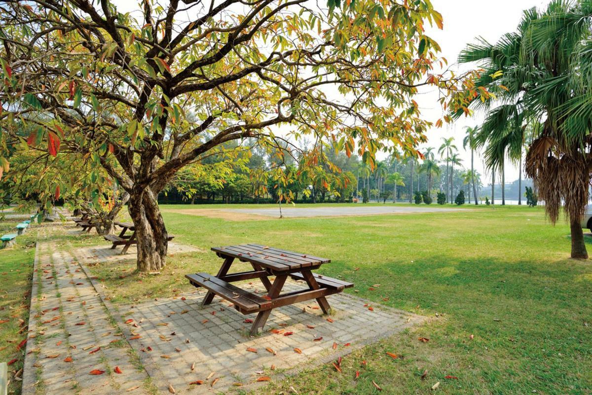 Chengching Lakefront Resort Гаосюн Экстерьер фото
